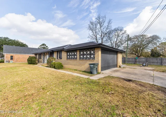 Homes for sale in Columbia, MS | 1116 West Ave, Columbia, MS 39429 | MLS# 4135638