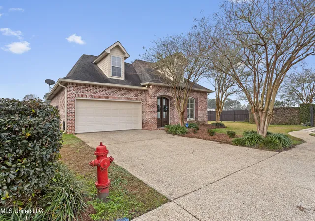Homes for sale in Ocean Springs, MS | 3939 Acadian Village Dr, Ocean Springs, MS 39564 | MLS# 4135671