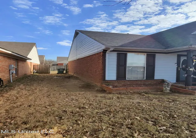 Photo 3 of Single family home for sale at 5434 Pollard Dr, Southaven, MS 38671 | MLS# 4136519 | Listing updated on 2026-10-07
