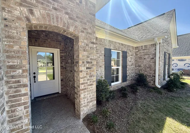 Photo 2 of Single family home for sale at 1051 Great Glen Dr, Southaven, MS 38671 | MLS# 4136653 | Listing updated on 2026-09-18
