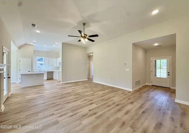 Photo 3 of Single family home for sale at 1051 Great Glen Dr, Southaven, MS 38671 | MLS# 4136653 | Listing updated on 2026-09-18