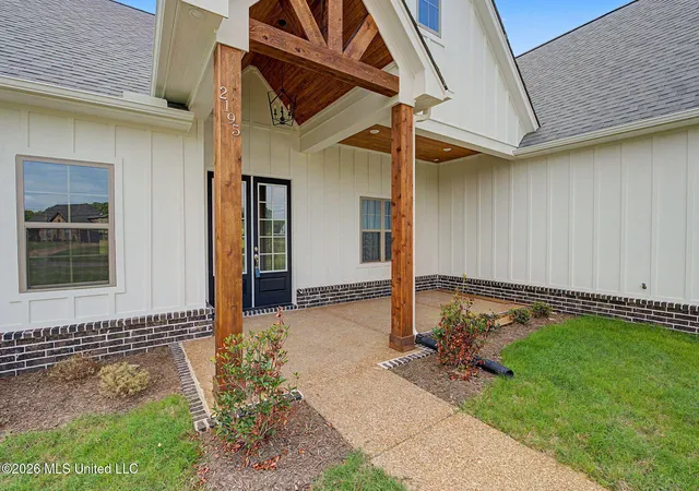 Photo 4 of Single family home for sale at 2195 Breanna Ln, Hernando, MS 38632 | MLS# 4136699 | Listing updated on 2026-10-09