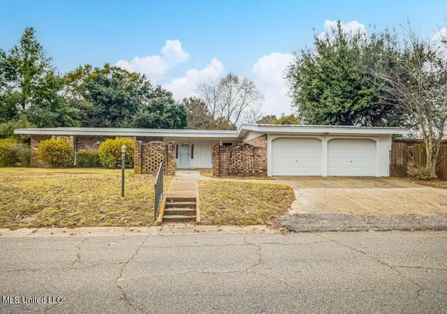 Photo 1 of Single family home for sale at 28 Woodglen Dr, Gulfport, MS 39507 | MLS# 4136751 | Listing updated on 2026-07-28
