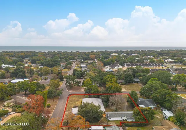 Photo 3 of Single family home for sale at 28 Woodglen Dr, Gulfport, MS 39507 | MLS# 4136751 | Listing updated on 2026-07-28