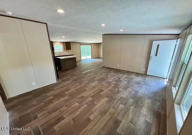 Photo 3 of Manufactured home for sale at 454 Old Enochs Rd, Florence, MS 39073 | MLS# 4137476 | Listing updated on 2026-06-15