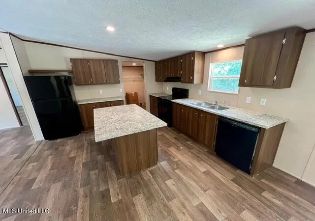 Photo 3 of Manufactured home for sale at 454 Old Enochs Rd, Florence, MS 39073 | MLS# 4137476 | Listing updated on 2026-06-15