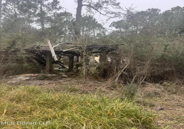 Homes for sale in Pass Christian, MS | 121 Pinecone St, Pass Christian, MS 39571 | MLS# 4137379