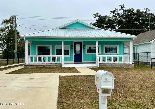 Photo 1 of Single family home for sale at 1211 Ocean View Dr, Gulfport, MS 39507 | MLS# 4137267 | Listing updated on 2026-03-30