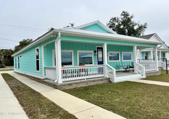 Photo 3 of Single family home for sale at 1211 Ocean View Dr, Gulfport, MS 39507 | MLS# 4137267 | Listing updated on 2026-03-30
