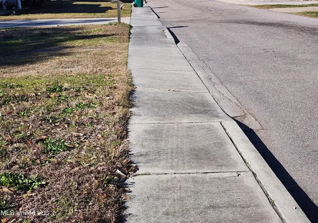 10th image of 627 Hardy Ave, Gulfport, MS 39501 | MLS# 4137632