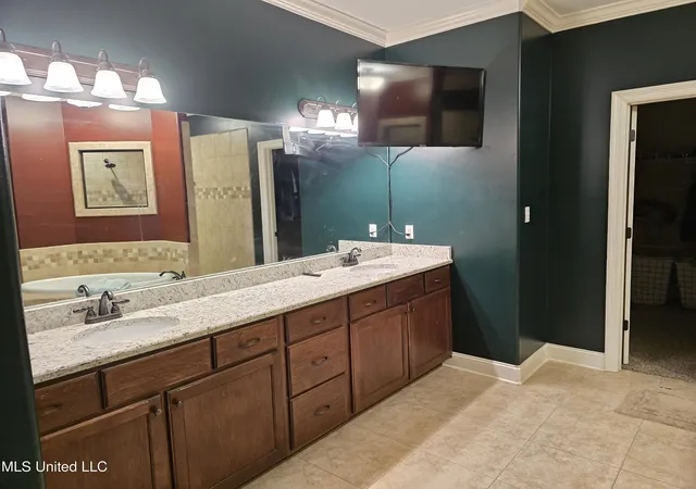 Photo 4 of Single family home for sale at 3327 Chateau Pointe Blvd, Southaven, MS 38672 | MLS# 4139864 | Listing updated on 2026-08-06
