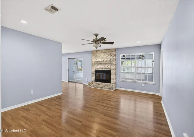 Photo 4 of Sale Pending at 3306 Nottingham Rd, Ocean Springs, MS 39564 | MLS# 4138141 | Listing updated on 2026-09-21