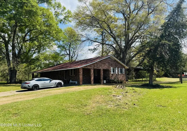 Homes for sale in Natchez, MS | 510 Lasalle St, Natchez, MS 39120 | MLS# 4137618
