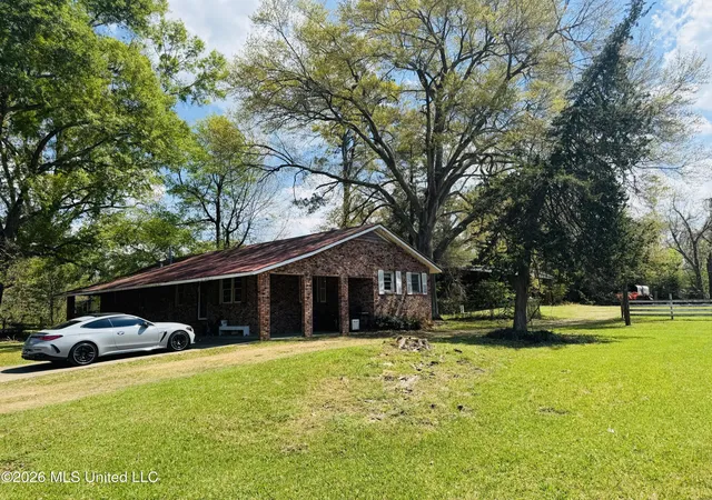 Homes for sale in Natchez, MS | 510 Lasalle St, Natchez, MS 39120 | MLS# 4137618