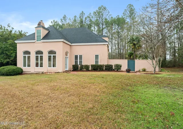 Homes for sale in Hattiesburg, MS | 9 N Heron Cvs, Hattiesburg, MS 39402 | MLS# 4137677