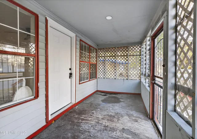 Photo 3 of Single family home for sale at 1505 R Dixie Ave, Gulfport, MS 39501 | MLS# 4137732 | Listing updated on 2026-06-22