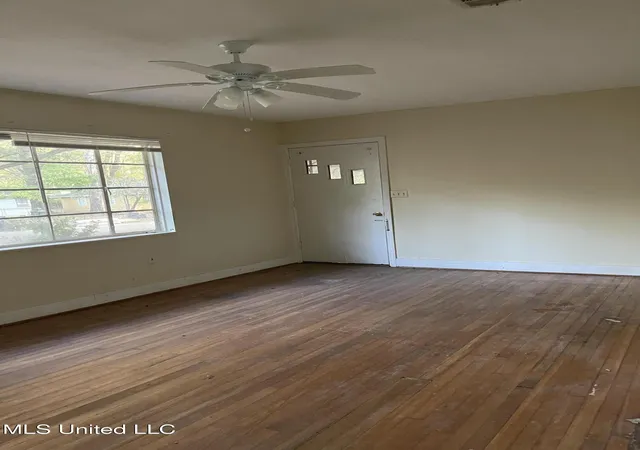Photo 3 of Single family home for sale at 3315 Rosemary Ave, Jackson, MS 39212 | MLS# 4138189 | Listing updated on 2026-09-18