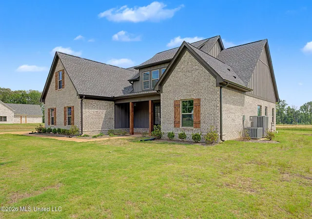 Photo 3 of Single family home for sale at 1593 Tributary Dr, Hernando, MS 38632 | MLS# 4137866 | Listing updated on 2026-09-12
