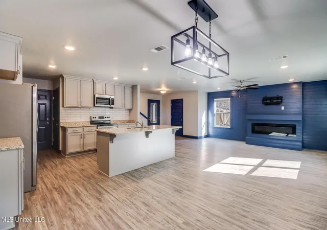 Photo 3 of Single family home for sale at 5261 Overland Dr, Biloxi, MS 39532 | MLS# 4138015 | Listing updated on 2026-03-30