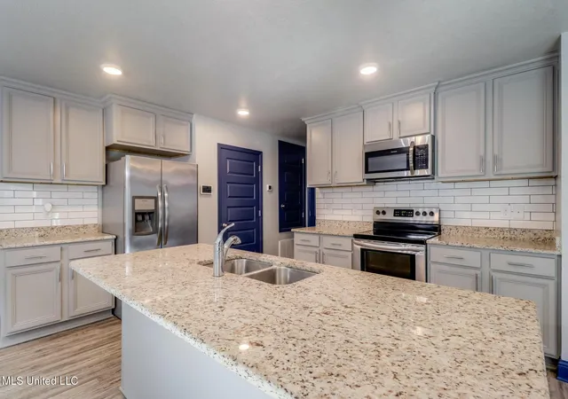 Photo 4 of Single family home for sale at 5261 Overland Dr, Biloxi, MS 39532 | MLS# 4138015 | Listing updated on 2026-03-30