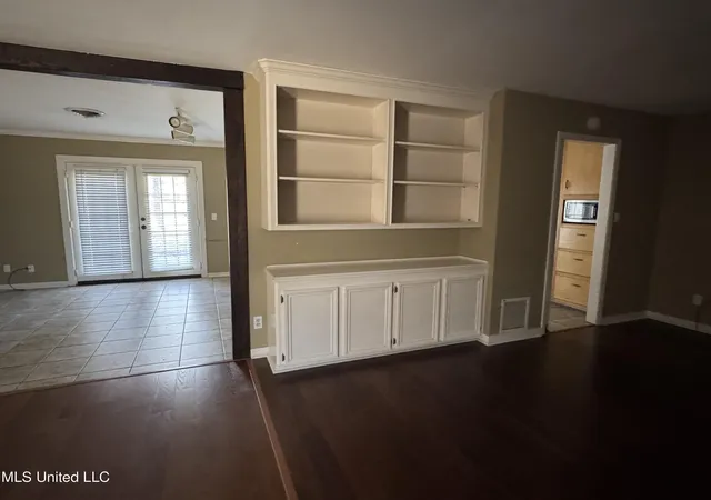 Photo 4 of Single family home for sale at 235 Pimlico Pl, Jackson, MS 39211 | MLS# 4137974 | Listing updated on 2026-07-21