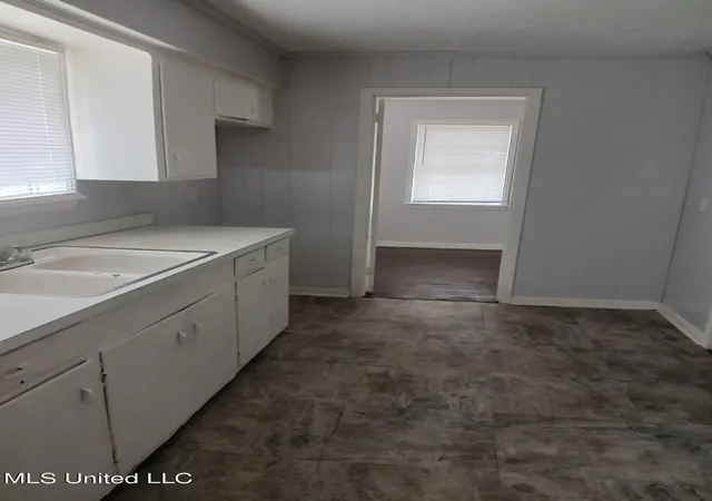 Photo 2 of Single family home for sale at 2858 Queensroad Ave, Jackson, MS 39213 | MLS# 4138168 | Listing updated on 2026-05-12