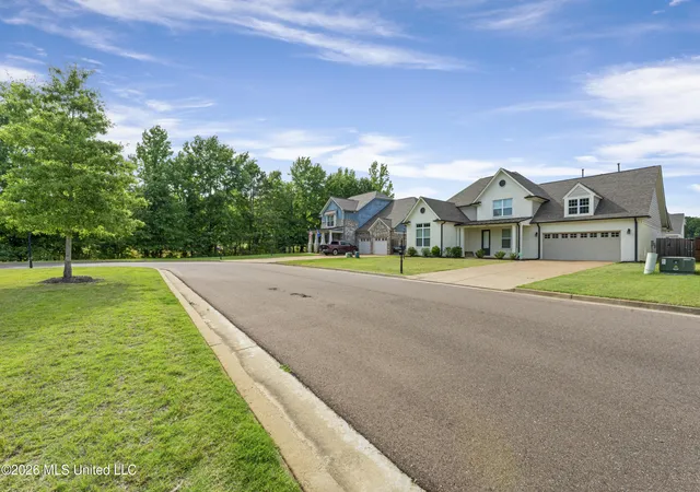 Photo 3 of Sale Pending at 13604 Live Oak Loop, Olive Branch, MS 38654 | MLS# 4138252 | Listing updated on 2026-08-22