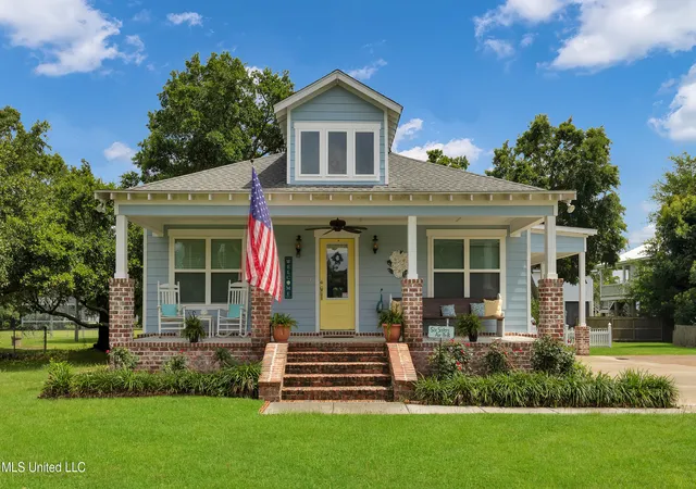 Photo 1 of Single family home for sale at 605 Magnolia St, Long Beach, MS 39560 | MLS# 4138317 | Listing updated on 2026-09-20