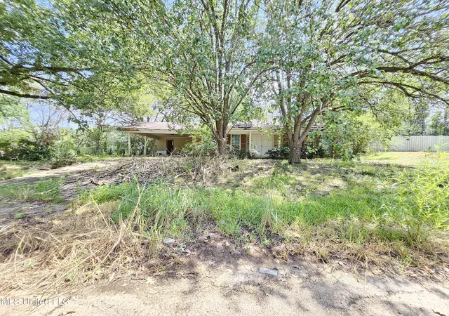 Photo 1 of Sale Pending at 947 Palm St, Jackson, MS 39212 | MLS# 4138584 | Listing updated on 2026-07-13