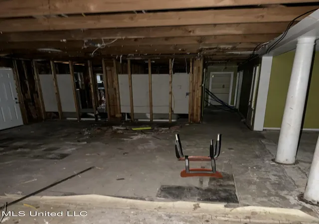 Photo 4 of Sale Pending at 947 Palm St, Jackson, MS 39212 | MLS# 4138584 | Listing updated on 2026-07-13