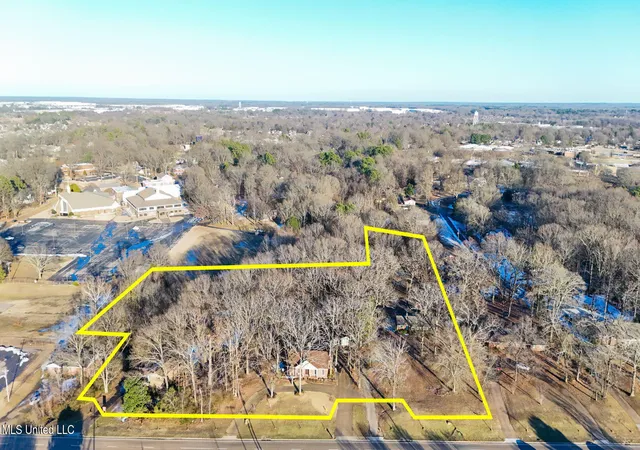 Photo 3 of Single family home for sale at 6710 Cockrum Rd, Olive Branch, MS 38654 | MLS# 4138649 | Listing updated on 2026-06-22