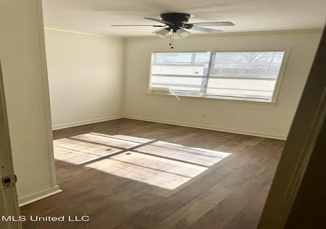 Photo 2 of Single family home for sale at 410 Oneida Ave, Jackson, MS 39212 | MLS# 4139336 | Listing updated on 2026-05-15