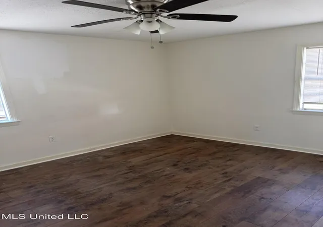 Photo 3 of Single family home for sale at 410 Oneida Ave, Jackson, MS 39212 | MLS# 4139336 | Listing updated on 2026-05-15