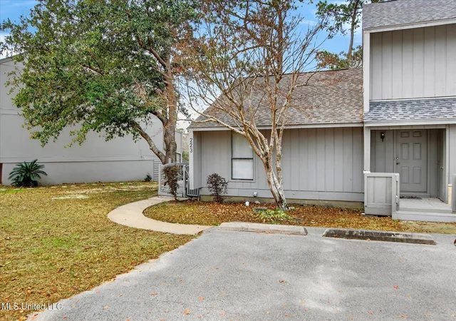 1st image of 223 Highpoint Dr, Diamondhead, MS 39525 | MLS# 4139090