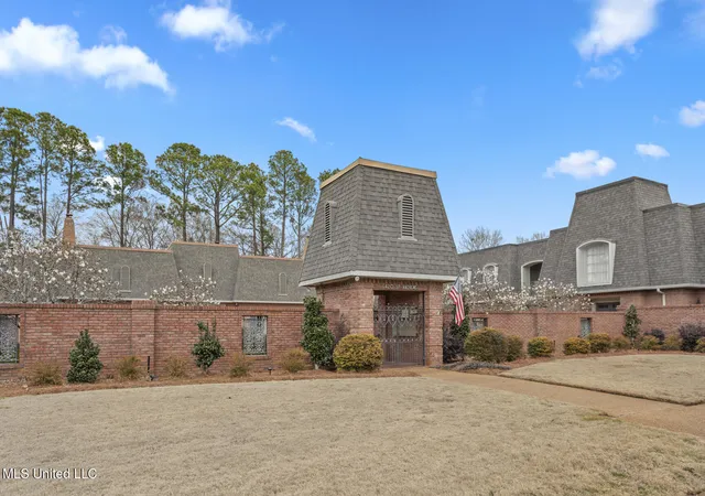 2nd image of 420 Saint Andrews Dr, Jackson, MS 39211 | MLS# 4140071
