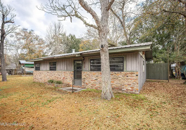 Photo 3 of Single family home for sale at 510 Ward Ave, Ocean Springs, MS 39564 | MLS# 4139594 | Listing updated on 2026-08-20