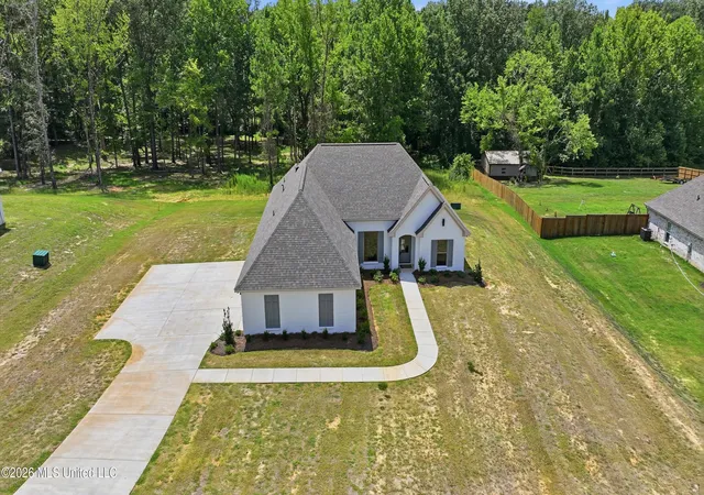 Photo 2 of Sale Pending at 939 Mullican Rd, Florence, MS 39073 | MLS# 4139561 | Listing updated on 2026-08-28