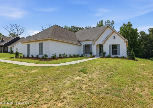 Photo 3 of Sale Pending at 939 Mullican Rd, Florence, MS 39073 | MLS# 4139561 | Listing updated on 2026-08-28