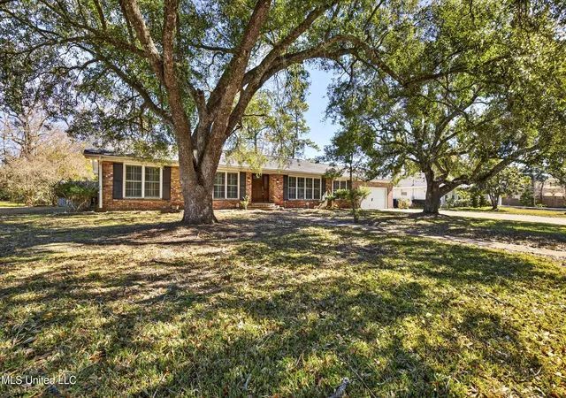 Photo 2 of Single family home for sale at 25 Byp View Dr, Gulfport, MS 39507 | MLS# 4139602 | Listing updated on 2026-08-03