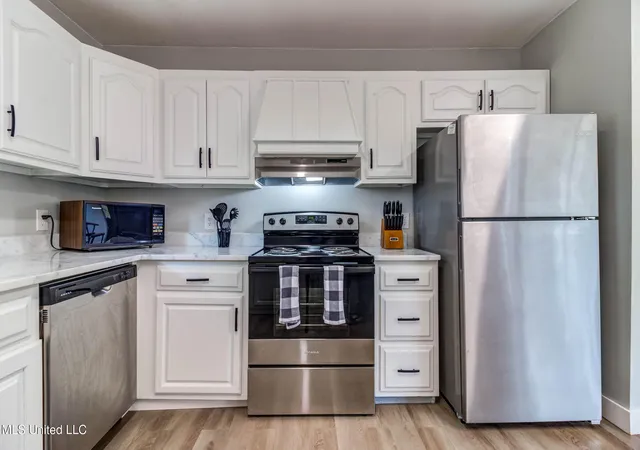 Photo 3 of Single family home for sale at 12522 Wolf River Rd, Gulfport, MS 39503 | MLS# 4140066 | Listing updated on 2026-09-16