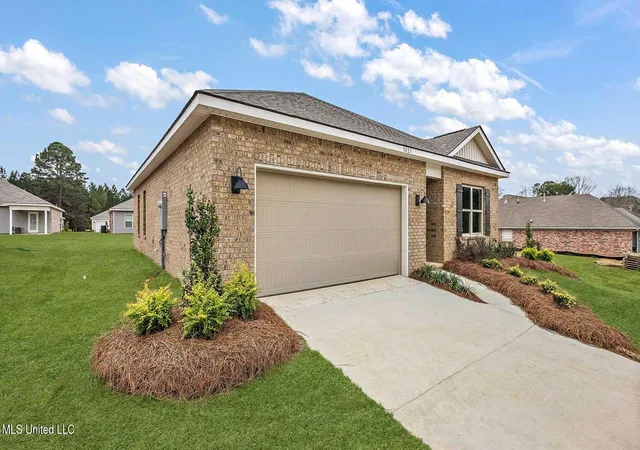 Photo 2 of Sale Pending at 255 Trace Dr, Pearl, MS 39208 | MLS# 4139690 | Listing updated on 2026-10-05