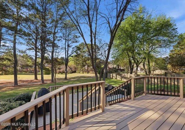 Photo 3 of Sale Pending at 827 Annandale Rd, Madison, MS 39110 | MLS# 4143265 | Listing updated on 2026-09-11