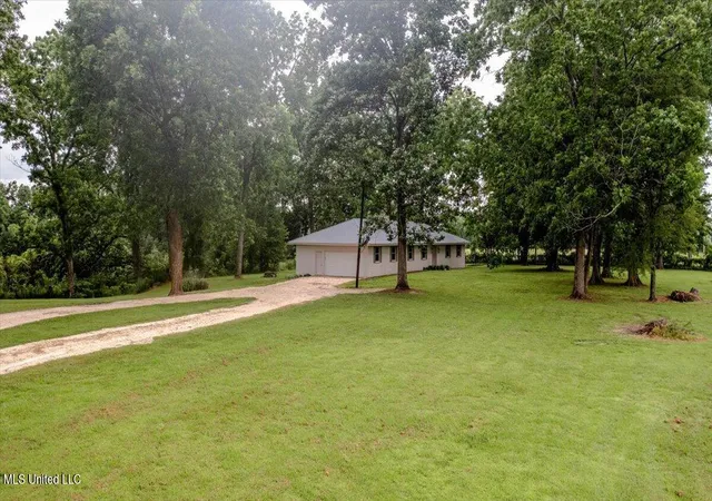 Homes for sale in Senatobia, MS | 7485 W Hwy 4, Senatobia, MS 38668 | MLS# 4139899