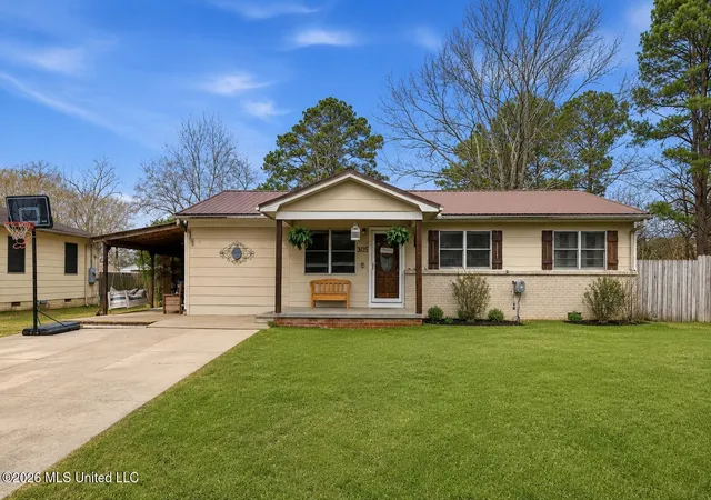 Photo 1 of Single family home for sale at 305 Lionel Rd, Pearl, MS 39208 | MLS# 4140160 | Listing updated on 2026-09-07