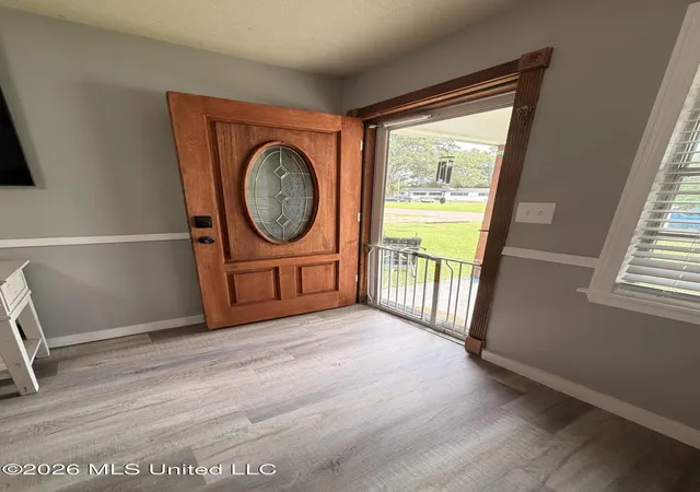 Photo 2 of Single family home for sale at 305 Lionel Rd, Pearl, MS 39208 | MLS# 4140160 | Listing updated on 2026-09-07