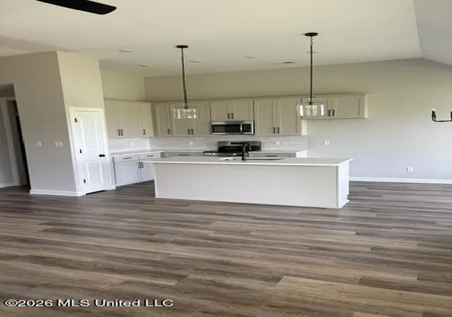 Photo 3 of Single family home for sale at 10518 Camilla Cir, Lake Cormorant, MS 38641 | MLS# 4140084 | Listing updated on 2026-08-31