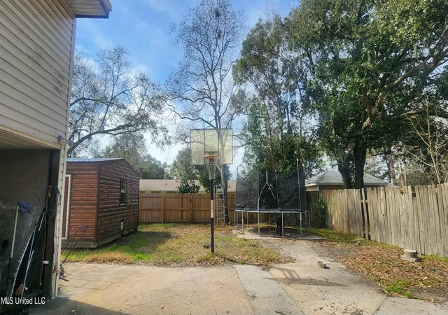 Photo 3 of Sale Pending at 2903 Larchmont St, Pascagoula, MS 39567 | MLS# 4140113 | Listing updated on 2026-06-03