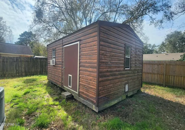 Photo 4 of Sale Pending at 2903 Larchmont St, Pascagoula, MS 39567 | MLS# 4140113 | Listing updated on 2026-06-03
