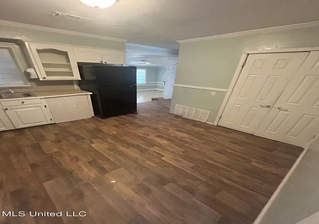 Photo 3 of Single family home for sale at 1054 Matthews Ave, Jackson, MS 39209 | MLS# 4140829 | Listing updated on 2026-05-22