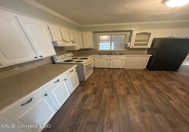 Photo 4 of Single family home for sale at 1054 Matthews Ave, Jackson, MS 39209 | MLS# 4140829 | Listing updated on 2026-05-22